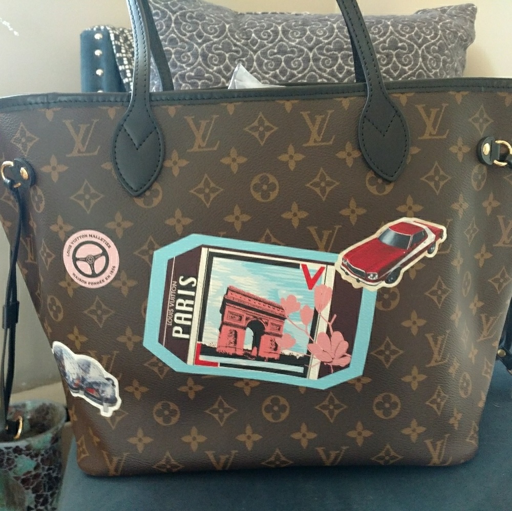 Louis Vuitton Neverfull MM World Tour